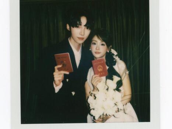 Idol Cina Zhao Lei menikah dengan penggemar penguntitnya