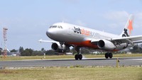 Penutupan Jetstar Asia hanya berdampak pada rute intra-Asia yang dioperasikan oleh maskapai tersebut dari pangkalannya di Singapura. Hal ini tidak berdampak pada operasi domestik dan internasional Jetstar Airways di Australia dan Selandia Baru atau Jetstar Jepang. Jetstar Airways akan terus terbang dari Australia ke Asia termasuk ke semua tujuan populernya di Singapura, Thailand, Indonesia, Vietnam, Jepang, dan Korea Selatan. Foto: Getty Images/James D. Morgan