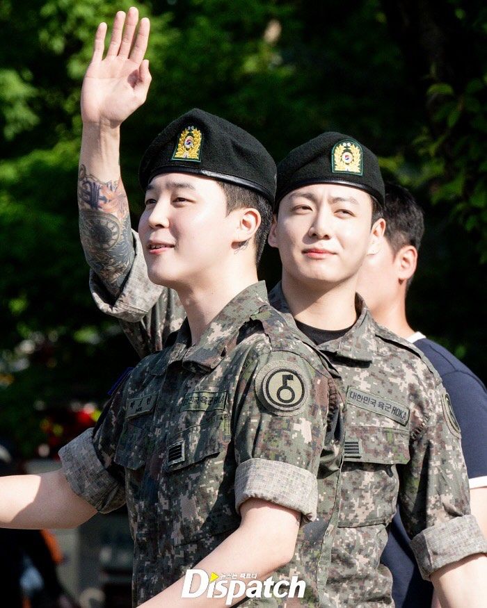 Jimin dan Jungkook BTS pulang wajib militer