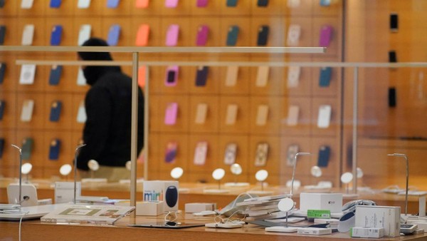 Los Angeles Rusuh, Gerai Apple hingga Adidas Dijarah