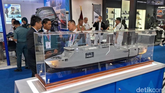 Kapal Multi Role Support Ship