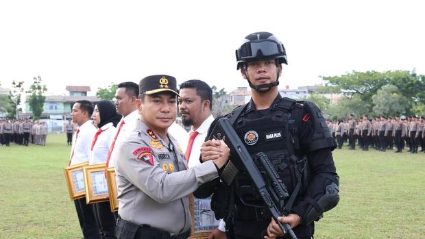 Kapolda Riau meluncurkan Tim Raga Plus untuk memindak kejahatan lingkungan