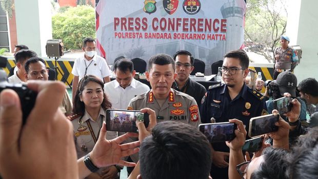 Kapolresta Bandara Soetta Kombes Ronald FC Sipayung dan jajaran. (dok Istimewa)
