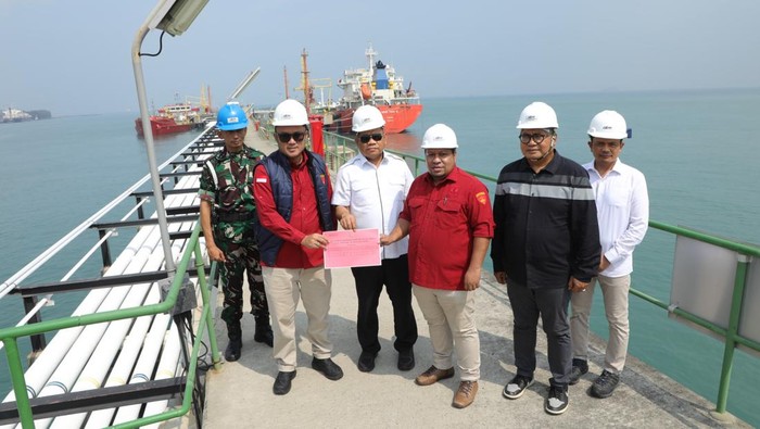 Kejagung menyita kilang minyak milik salah tersangka kasus dugaan korupsi tata kelola minyak mentah dan produk kilang pada PT Pertamina, M Kerry Andrianto Riza. (dok Kejagung) Kejagung menyita kilang minyak milik salah tersangka kasus dugaan korupsi tata kelola minyak mentah dan produk kilang pada PT Pertamina, M Kerry Andrianto Riza. (dok Kejagung)