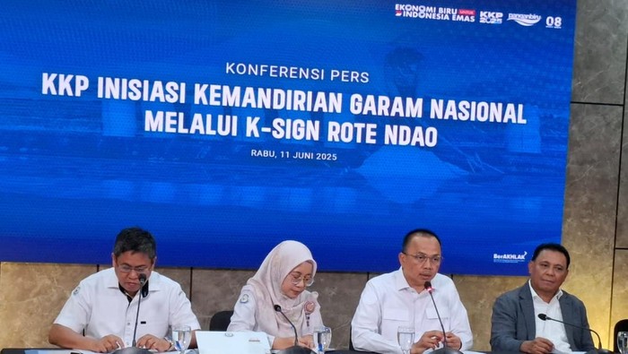 Kementerian Kelautan dan Perikanan (KKP) tengah membangun tambak garam raksasa di Rote Ndao, Nusa Tenggara Timur (NTT).