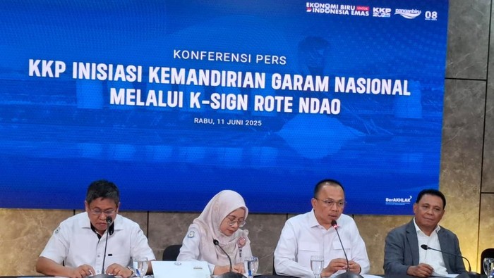 Kementerian Kelautan dan Perikanan (KKP) tengah membangun tambak garam raksasa di Rote Ndao, Nusa Tenggara Timur (NTT).