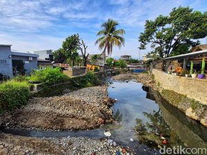 3 Bulan Usai Ditinjau Wapres Gibran, Sungai Cipalabuhan Masih Dangkal