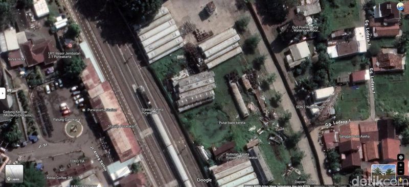 Kuburan kereta di Purwakarta