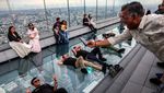 Menikmati Bangkok dari Mahanakhon Skywalk yang Mendebarkan