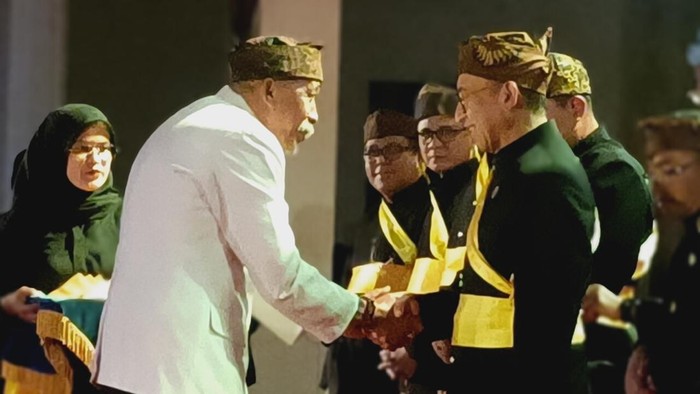 Menteri Kebudayaan RI Fadli Zon jadi Warga Kehormatan Suku Tengger