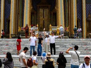 Gara-gara Perang Iran, 4.500 Turis Terjebak di Thailand