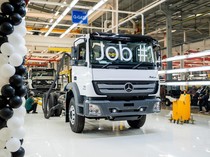 Pabrik Daimler Resmi Beroperasi di Cikarang, Produksi Sasis Truk dan Bus Mercy