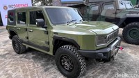 Mobil ini terlihat gagah dengan warna hijau tua. Produk ini adalah produk MV3. (Foto: Eva/detikcom)