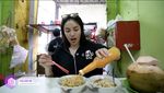Penggila Mie Ayam, Nikita Mirzani Blusukan ke Gang hingga Habiskan 5 Porsi