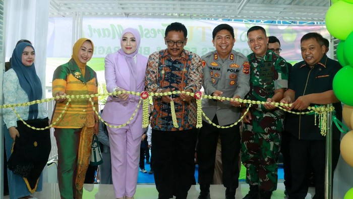 Peresmian minimarket lokal dan SPPG di Sukabumi