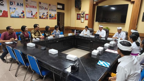 Pertemuan manajemen Coca Cola di Bali dengan Disperinaker Badung, Selasa (10/6/2025).