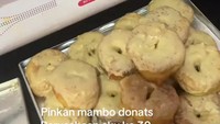 Begini proses pembuatan donat Pinkan, semuanya masih pakai cara tradisional dan dibuat secara homemade. Foto: Instagram/TikTok Pinkan Mambo