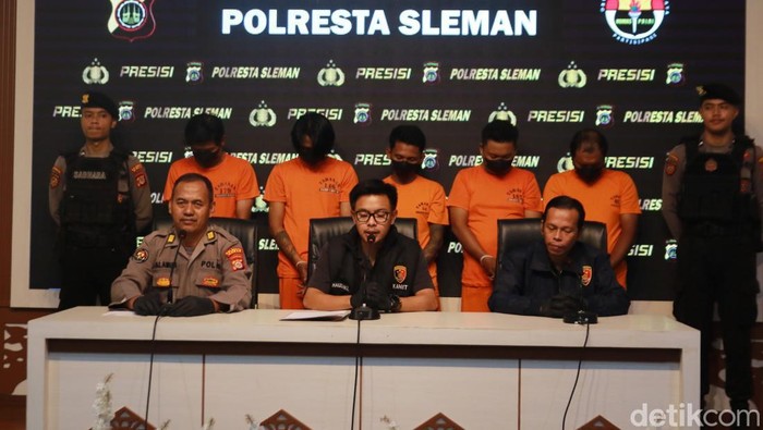 Polresta Sleman jumpa pers kasus pengeroyokan yang mengakibatkan satu orang pelajar meninggal dunia, Rabu (11/6/2025).
