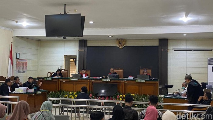 Suasana sidang pemeriksaan saksi kasus perundungan PPDS Undip, di Pengadilan Negeri (PN) Semarang, Kecamatan Semarang Barat, Rabu (11/6/2025).