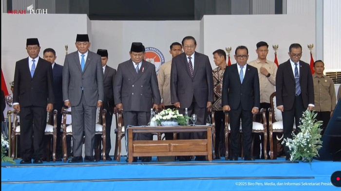 Presiden Prabowo Subianto bersama Presiden RI ke-6 Susilo Bambang Yudhoyono (SBY) hadir dalam peresmian kampus Bhinneka Tunggal Ika Universitas Pertahanan (Unhan), Sentul, Bogor, Rabu (11/6/2025).