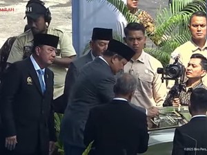 Prabowo Luncurkan Pandu Maung MV3 Rantis Listrik Buatan Pindad
