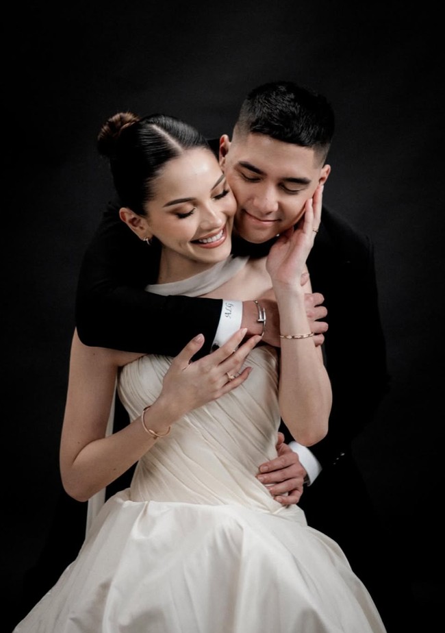 Sebentar lagi akan segera menikah, Alyssa dan Al juga memamerkan pose mesra mereka. The countdown to forever begins now…  tulis Alyssa dalam unggahannya. Foto: Instagram/@alyssaguise