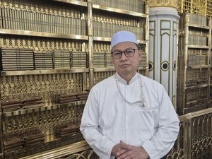 Raudhah: Pelukan Langit di Antara Dua Dunia, Ketika Hati Bersujud dan Semesta Terdiam