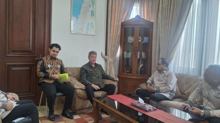 Rektor UMI dan jajaran bertemu Dubes Palestina untuk Indonesia di Jakarta.