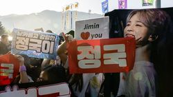 Hore! Jungkook dan Jimin BTS Bebas Wamil