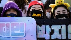 Hore! Jungkook dan Jimin BTS Bebas Wamil