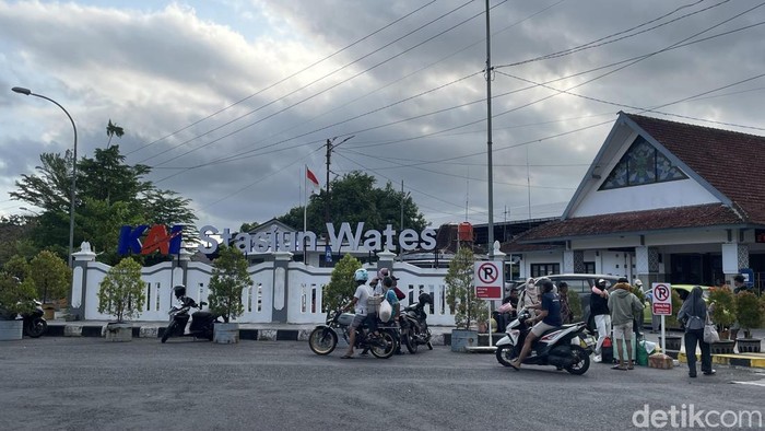 Stasiun Wates Kulon Progo. Foto diunggah Rabu (11/6/2025).