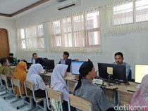 Ortu Datangi Sekolah gegara Gaptek Saat Daftar SPMB di Pangandaran