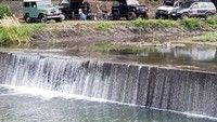 Track offroad Jeep jelajah sungai