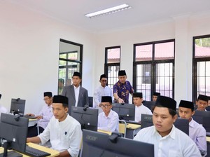 Kunjungi Pacitan, Ibas Tinjau Program Balai Latihan Kerja Komunitas