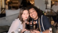 Meski begitu, wanita bernama asli Yansen Indiani ini masih sering membagikan momen kulineran di Instagramnya. Foto: Instagram @cesenly