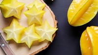 Belimbing mungkin terlihat tidak berbahaya dan rasanya manis, tetapi bisa menjadi masalah bagi orang dengan masalah ginjal. Buah ini mengandung neurotoksin yang dapat disaring dengan mudah oleh ginjal yang sehat, tetapi jika ginjal Anda tidak berfungsi dengan baik, zat tersebut dapat menumpuk dengan cepat. Foto: Ilustrasi iStock