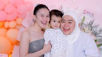 Ayu Ting Ting gak tinggal diam. Ayu Ting Ting pasang badan membela adik satu-satunya itu. Foto: Instagram/@ayutingting92