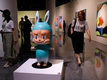 Keren! Patung Labubu Langka Terjual Rp 2,4 Miliar