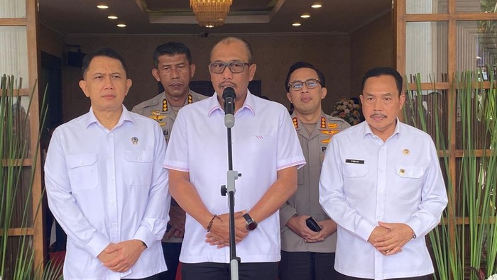Dirkrimum Polda Metro Jaya Kombes Wira Satya Triputra usai menggelar forum grup discussion (FGD) di Balai Pertemuan Metro Jaya (Wildan/detikcom)
