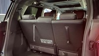 Mengutip situs GAC Singapura, AION E9 PHEV menggabungkan mesin 2.000 cc dengan motor listrik dan baterai. Kombinasinya bisa menghasilkan tenaga maksimal 140 kW (188 dk) dan torsi puncak 330 Nm. Mobil ini menggunakan baterai GAC Magazine Battery 2.0. Foto: Luthfi Anshori/detikOto