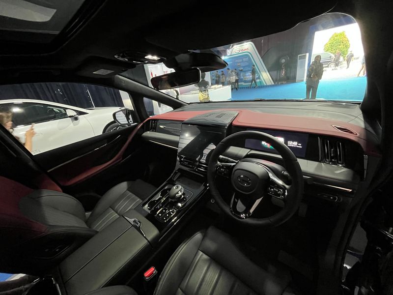 GAC E9 PHEV pesaing Toyota Alphard dan Denza D9