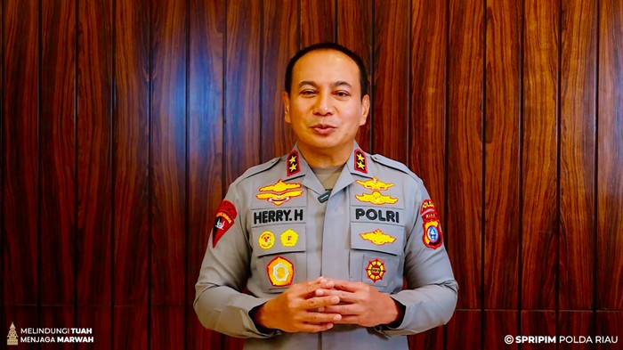 Kapolda Riau Irjen Herry Heryawan (dok Polda Riau)