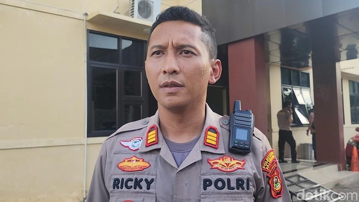 Kapolsek Ilir Barat 1 AKP Ricky Mozam