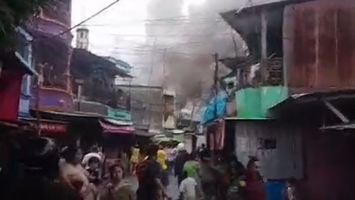 Kebakaran di Jalan Sabutung, Makassar.