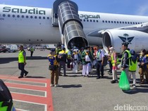 379 Jemaah Haji Tulungagung Kloter 1 Tiba Selamat di Bandara Juanda