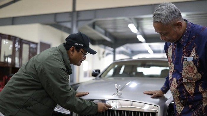 Kemensos Lelang Rolls-Royce Rp 2,5 M