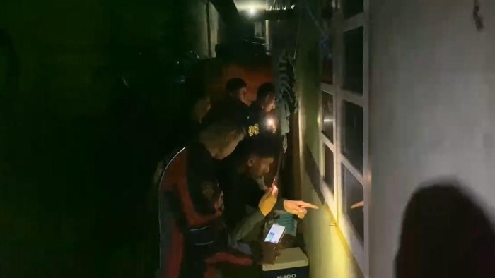 Seorang wanita berinisial AR (28) di Kendari, Sulawesi Tenggara (Sultra), mengaku disekap dan mobilnya dicuri oleh orang tidak dikenal (OTK).