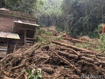 Longsor Besar Hancurkan Rumah Warga Kampak Trenggalek