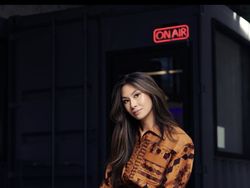 Sosok Perempuan Menawan Berharta Triliunan Tapi Hidup Hemat