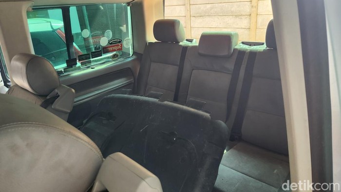 Mobil milik Rafael Alun Trisambodo akhirnya laku dengan harga Rp 123 juta setelah tiga kali dilelang KPK. (Adrial/detikcom). Mobil milik Rafael Alun Trisambodo akhirnya laku dengan harga Rp 123 juta setelah tiga kali dilelang KPK. (Adrial/detikcom).
